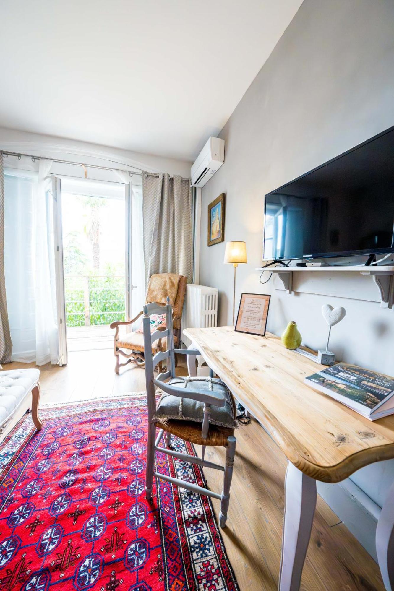 La Maison Jaffran, Suite En Ville พริวาส ภายนอก รูปภาพ