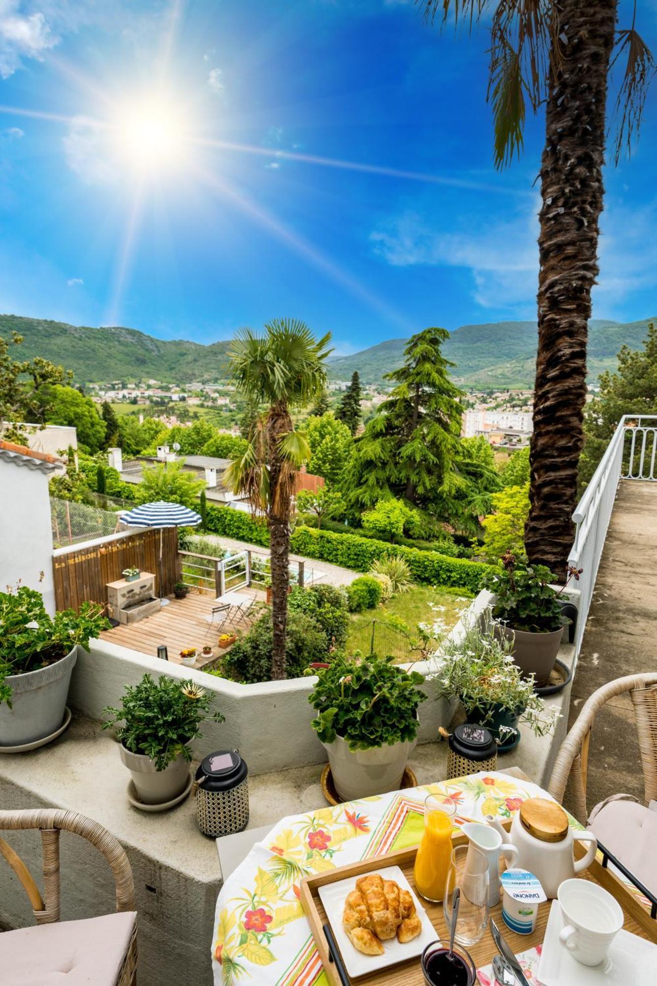 La Maison Jaffran, Suite En Ville พริวาส ภายนอก รูปภาพ