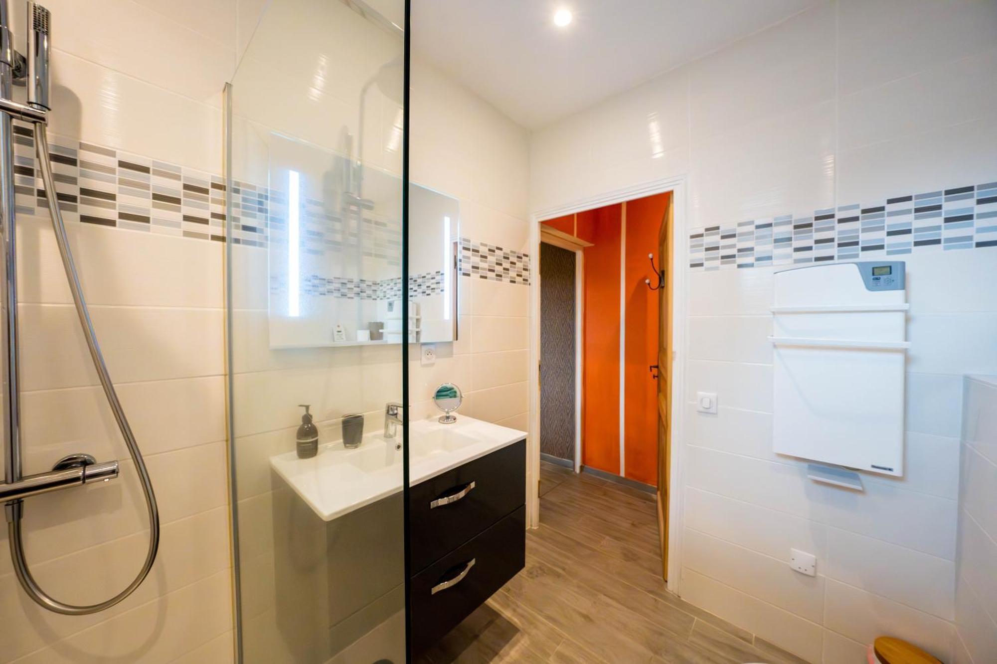 La Maison Jaffran, Suite En Ville พริวาส ภายนอก รูปภาพ