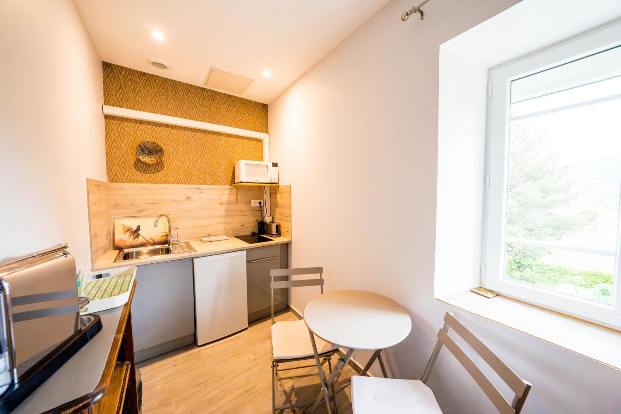 La Maison Jaffran, Suite En Ville พริวาส ภายนอก รูปภาพ