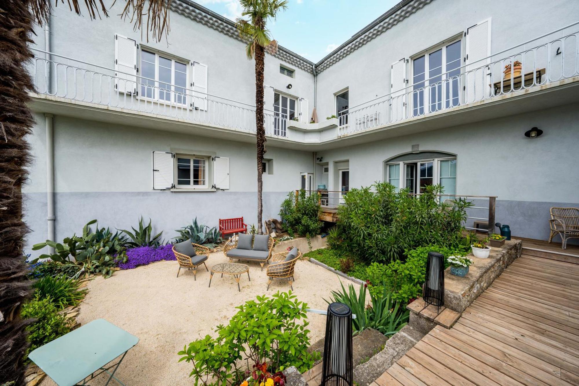 La Maison Jaffran, Suite En Ville พริวาส ภายนอก รูปภาพ